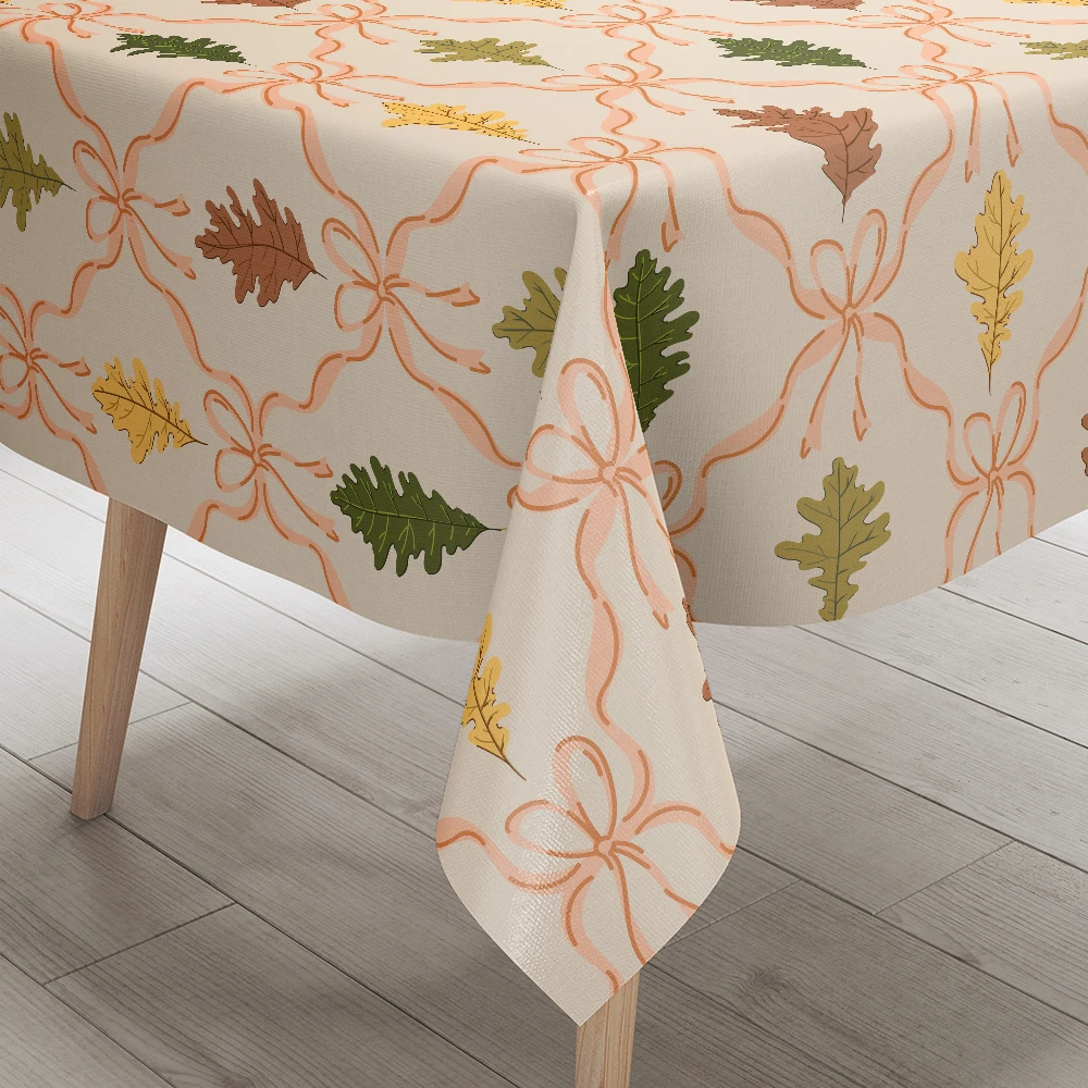 Tablecloth – Oak Leaves & Coquette Bows Damask